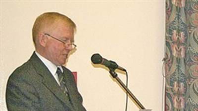 The President's chosen 'character assassin', Allan Elcock, in proposing the toast to the President, pondered some of the more unfathomable mysteries of his (and the President's) school days. For example, who really was 'the rat in the School', blamed by the legendary Headmaster John Drake for all the more serious misdemeanours? He also, as is required, ensured that the new President spent at least a few uncomfortable minutes during the evening by revealing some presumably long-forgotten embarrassing truths about him in one of the best speeches heard at the Annual Dinner for many a year.