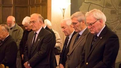 The members show that they can even do dignified when the occasion demands.