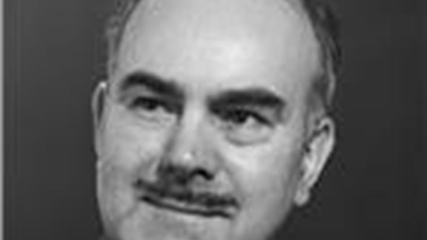 Dr James Robinson