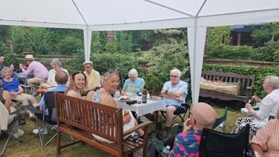 Some guests managed to keep tabs on the photographer!