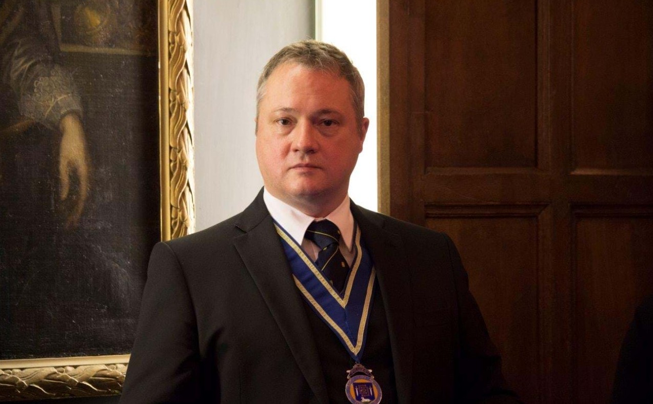 Ian Sandall looking, well, presidential.